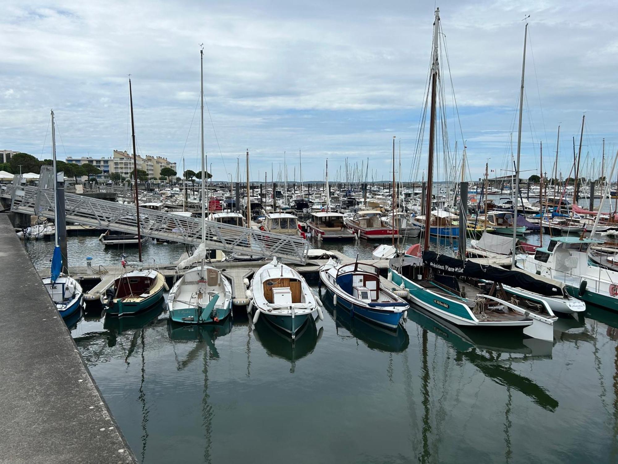 Studio-Cabine, Acces Direct Port Et Plage, Les Pieds Dans L'Eau อาร์กาชง ภายนอก รูปภาพ